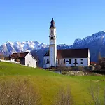 Bavarian Hideaway 프론텐